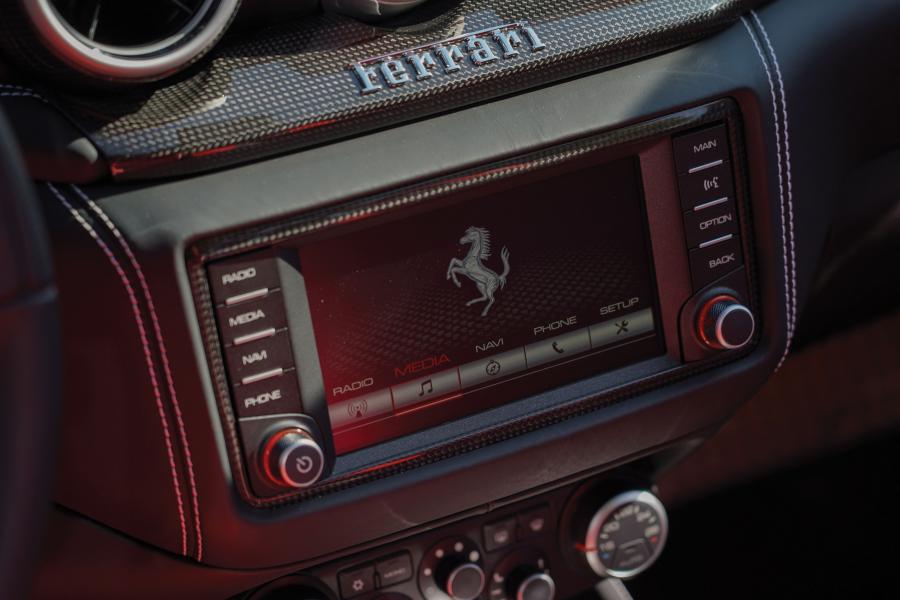 Детали интерьера Ferrari California T The Lucybelle (231547) 2018 года  (фото 4 из 29)